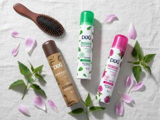 Keď potrebujete dodať vlasom rýchlo sviežosť, zachraňuje nás suchý šampón. 💁‍♀️ ❌ALE vedeli ste, že ho veľa ľudí používa...